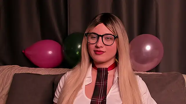 ShyBunny1 online show from 10-21-25, 07:36