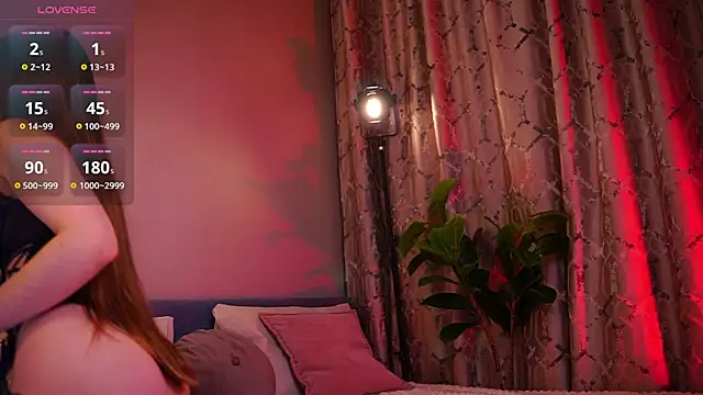 Snapshot of LureOfEva chatting on 11-08-25, 01:55 LureOfEva online show from 11-08-25, 01:55