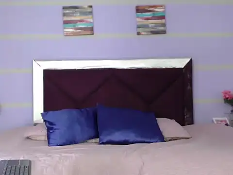 LizzyGrey  online show from 10-20-25, 07:25