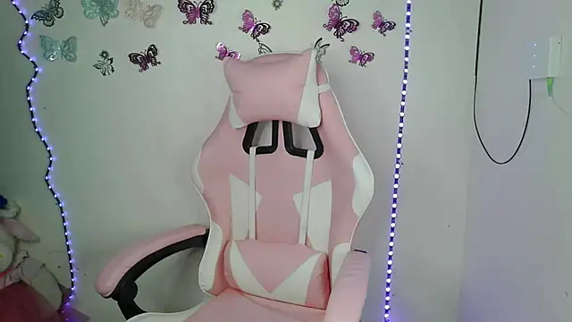 luna00bella7 online show from 10-31-25, 02:56