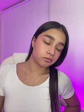 Snapshot of Iam_samanthaa chatting on 10-08-25, 02:31 Iam samanthaa online show from 10-08-25, 02:31