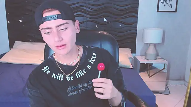 Alex Millerss online show from 12-18-25, 12:38