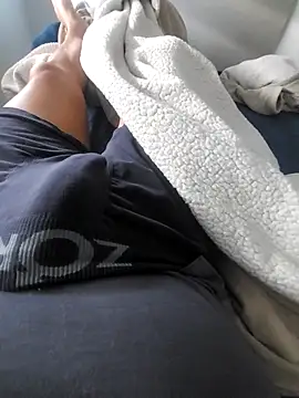 Snapshot of Merlin2310 chatting on 11-16-25, 05:51 Merlin2310 online show from 11-16-25, 05:51