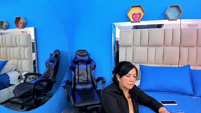 Snapshot of tania_reyes_ chatting on 10-11-25, 03:28 tania reyes  online show from 10-11-25, 03:28