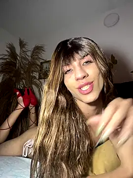 SiaraRealist online show from 12-15-25, 12:26