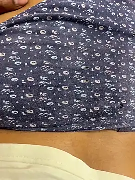 Snapshot of Hansikahanish8 chatting on 10-16-25, 03:57 Hansikahanish8 online show from 10-16-25, 03:57