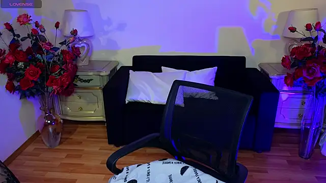 Viola Rayden online show from 11-21-25, 11:31