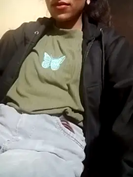 Snapshot of Mahi677 chatting on 12-01-25, 03:44 Mahi677 online show from 12-01-25, 03:44