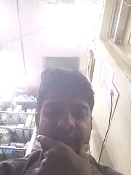 vermaankit0 online show from 10-28-25, 06:39