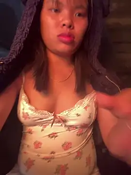 hello-cute online show from 12-16-25, 03:22