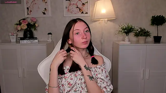 try love  online show from 10-10-25, 09:41