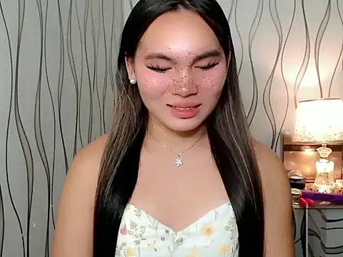 Snapshot of asian_queen69 chatting on 10-07-25, 04:37 asian queen69 online show from 10-07-25, 04:37