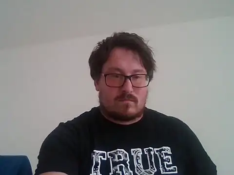 Snapshot of czechguy chatting on 11-01-25, 01:35 czechguy online show from 11-01-25, 01:35