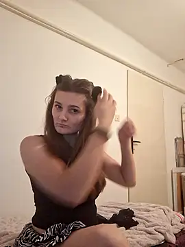 Snapshot of Nika_aa chatting on 11-29-25, 05:38 Nika aa online show from 11-29-25, 05:38