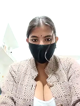 Hot radhaji online show from 11-25-25, 03:23