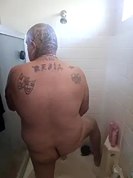 Snapshot of B1GLO chatting on 11-09-25, 06:17 B1GLO online show from 11-09-25, 06:17