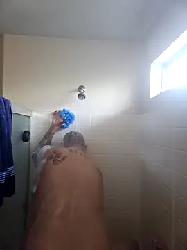 Snapshot of B1GLO chatting on 11-12-25, 03:23 B1GLO online show from 11-12-25, 03:23