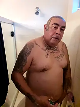 Snapshot of B1GLO chatting on 11-29-25, 02:31 B1GLO online show from 11-29-25, 02:31