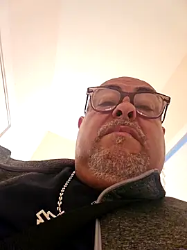 Snapshot of B1GLO chatting on 02-17-26, 11:55 B1GLO online show from 02-17-26, 11:55