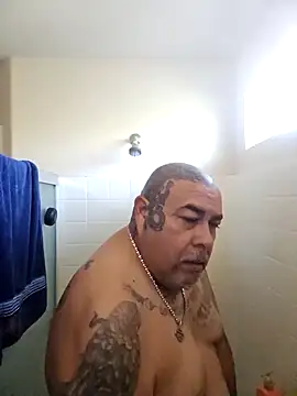 Snapshot of B1GLO chatting on 02-21-26, 04:30 B1GLO online show from 02-21-26, 04:30