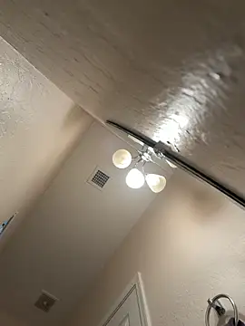 Snapshot of B1GLO chatting on 02-25-26, 08:18 B1GLO online show from 02-25-26, 08:18