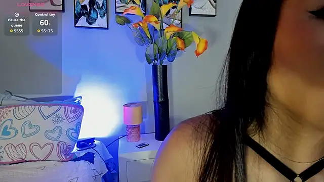 Jenn W online show from 10-18-25, 12:06