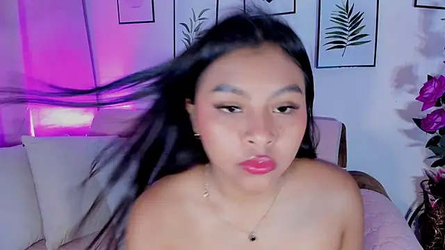 Jenn W online show from 12-18-25, 03:51