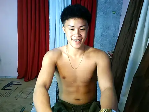 Snapshot of ur_naughtyboy_patrick chatting on 10-21-25, 09:10 ur naughtyboy patrick online show from 10-21-25, 09:10