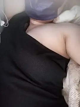 TinyLa online show from 10-19-25, 05:08