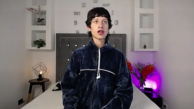 Emo Boy  online show from 12-05-25, 03:48