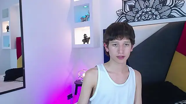 Snapshot of Emo_Boy_ chatting on 02-03-26, 03:26 Emo Boy online show from 02-03-26, 03:26