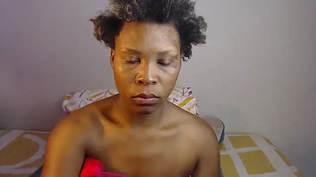 Snapshot of Tillah87 chatting on 10-21-25, 08:26 Tillah87 online show from 10-21-25, 08:26