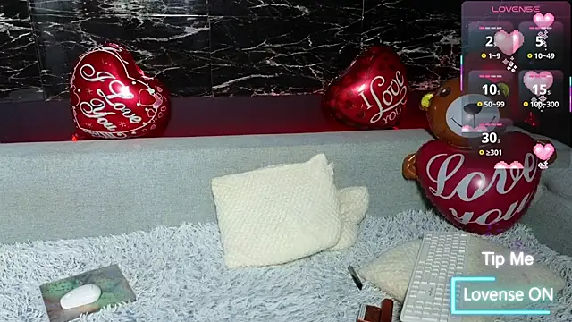 Snapshot of _YourSubmissive_ chatting on 02-14-26, 03:09 YourSubmissive online show from 02-14-26, 03:09