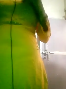 Sexy Riya Bhabhi online show from 10-18-25, 07:31