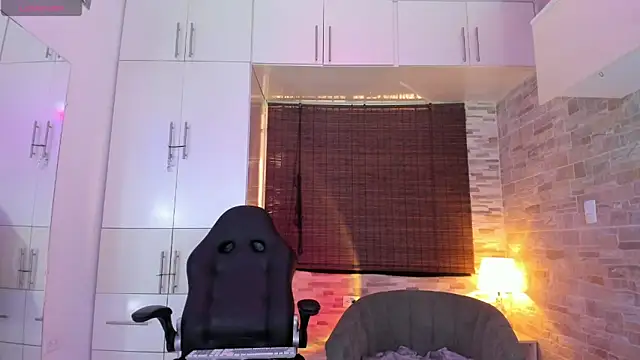 CherryCurl  online show from 11-08-25, 04:18