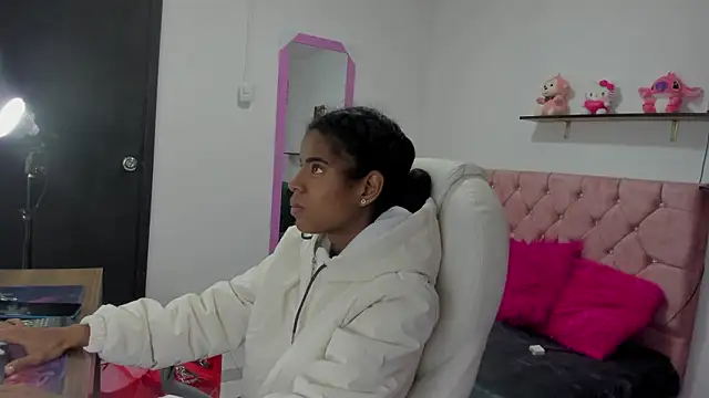 thianahorny online show from 02-04-26, 11:16