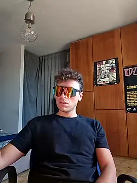 Kaeell online show from 10-16-25, 01:34