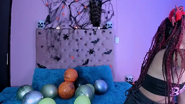 kITY EVANS online show from 10-19-25, 07:36