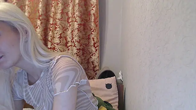 maybe doll online show from 11-30-25, 06:45