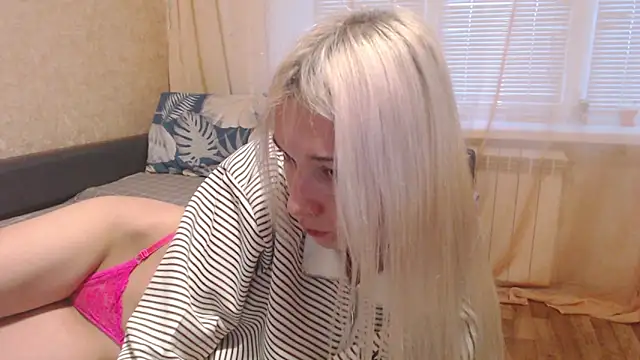 maybe doll online show from 12-15-25, 12:53