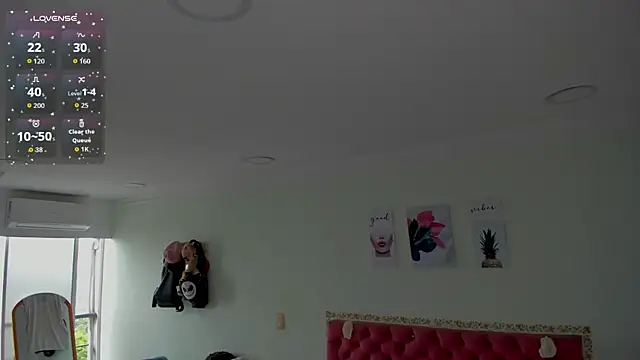 Snapshot of KittyChannel_ chatting on 11-29-25, 01:25 KittyChannel online show from 11-29-25, 01:25