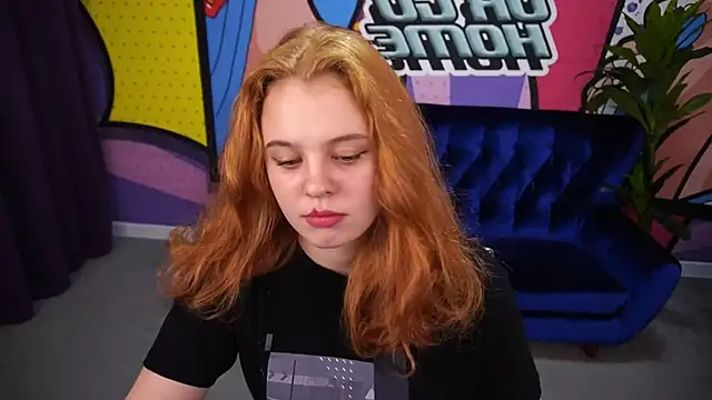 SnowWhiti online show from 10-31-25, 02:29