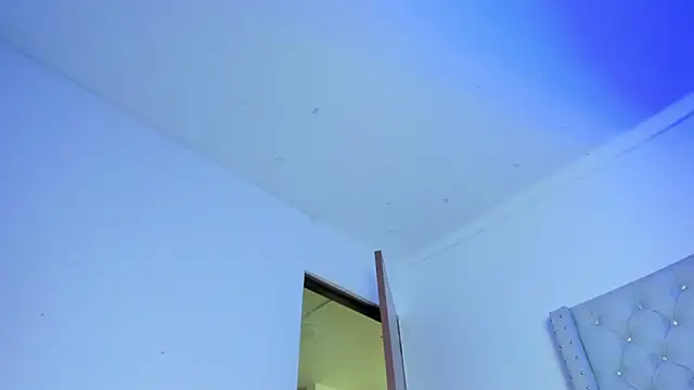 ChocoBunny1 online show from 11-11-25, 04:34