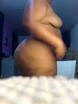 AprilBelmore online show from 11-28-25, 05:32