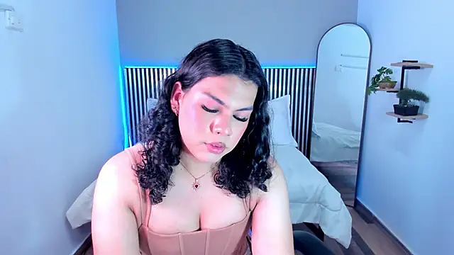 Snapshot of Little_Alli chatting on 11-21-25, 10:52 Little Alli online show from 11-21-25, 10:52