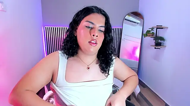 Snapshot of Little_Alli chatting on 02-05-26, 12:59 Little Alli online show from 02-05-26, 12:59