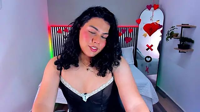 Snapshot of Little_Alli chatting on 02-15-26, 01:02 Little Alli online show from 02-15-26, 01:02