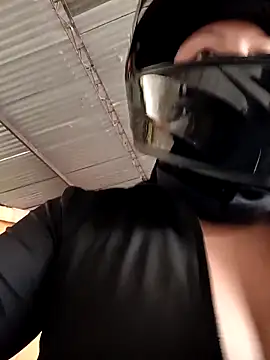 Scarlet Aura online show from 11-19-25, 07:58