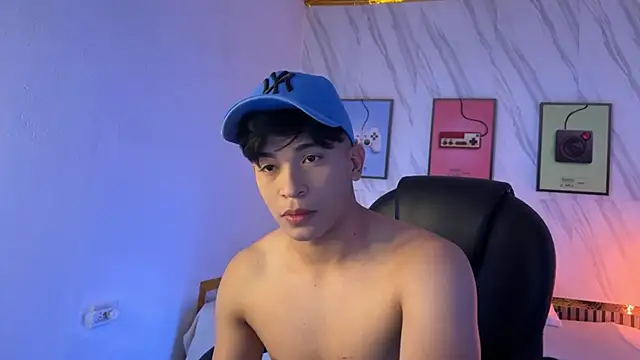 Snapshot of David_Nova chatting on 11-08-25, 11:10 David Nova online show from 11-08-25, 11:10