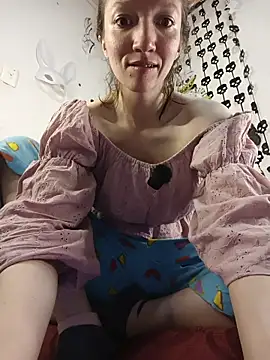 Lucy colee online show from 10-24-25, 12:23